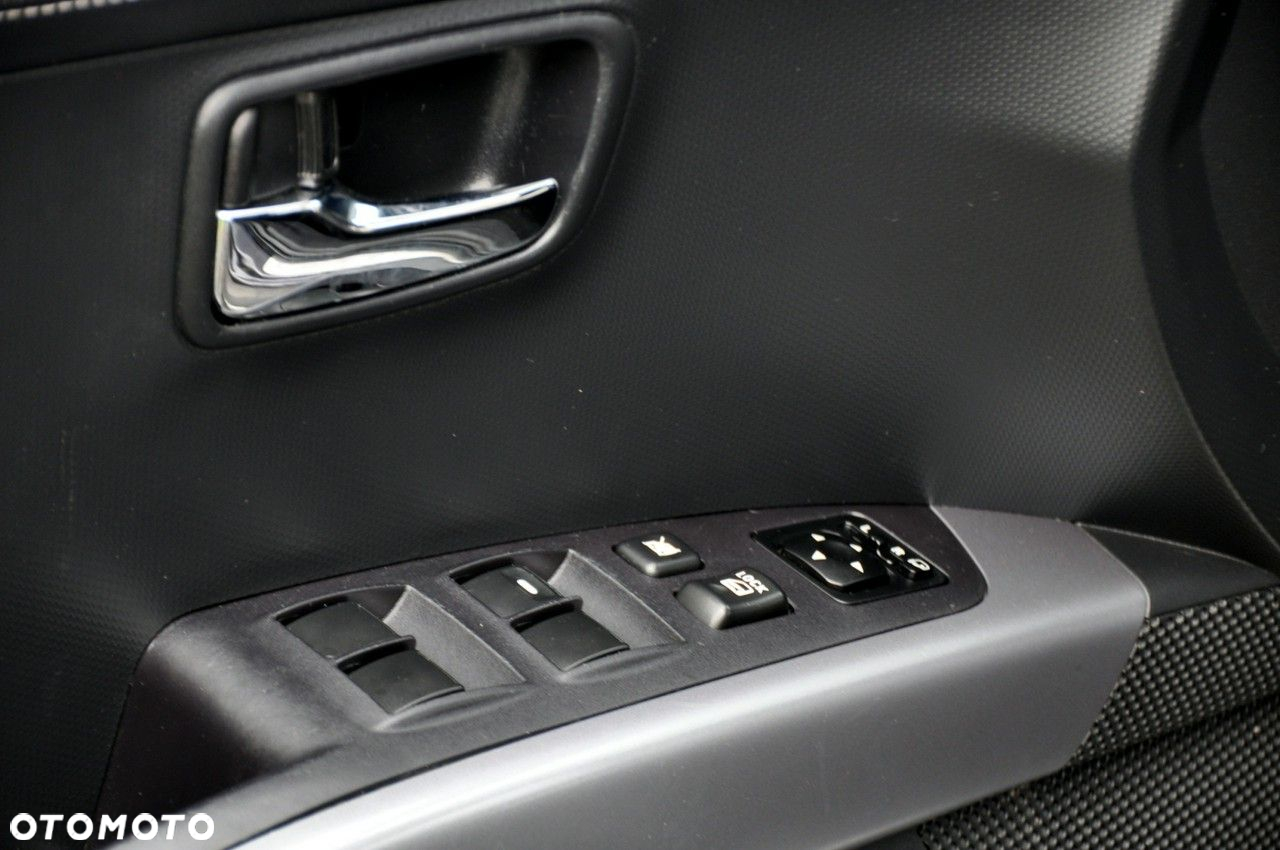 Mitsubishi Outlander - 34