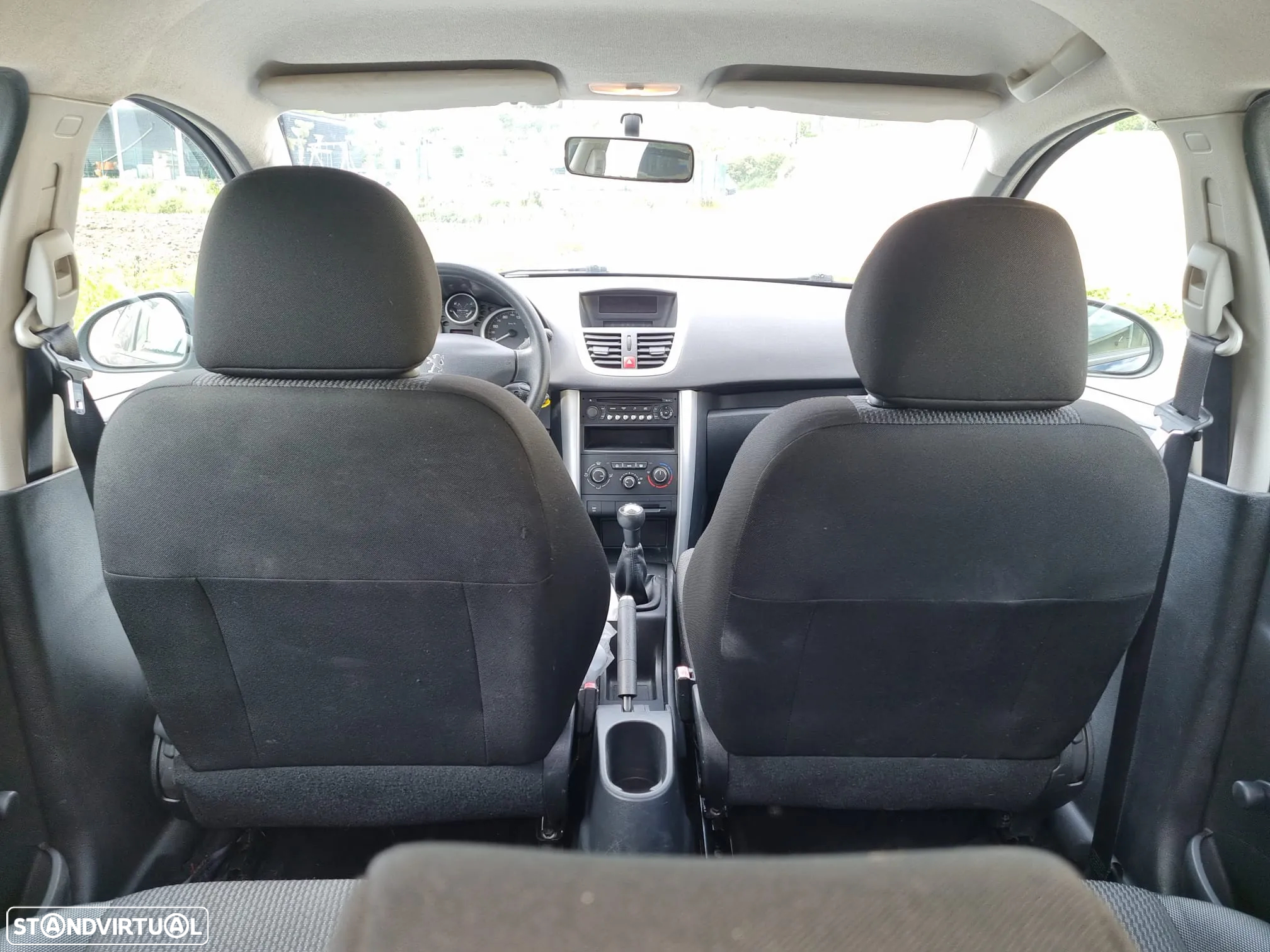 Peugeot 207 90 HDi FAP (Blue Lion) 98G - 9