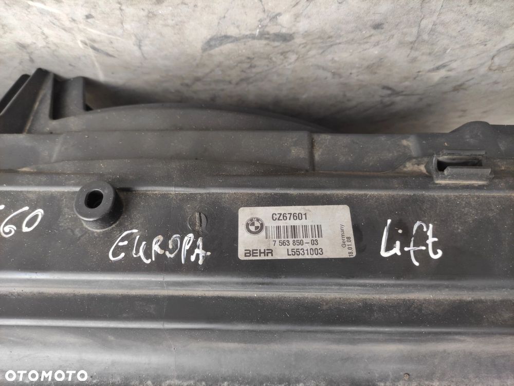 PAS PRZEDNI WZMOCNIENIE CZOŁOWE CHŁODNICE WIATRAK BMW E60 E61 535i N54B30 3.0 B - 11