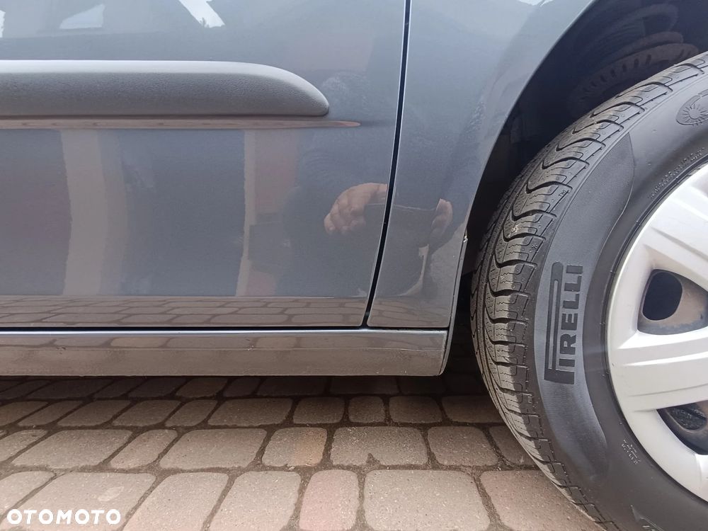 Skoda Fabia 1.2 12V Active - 11