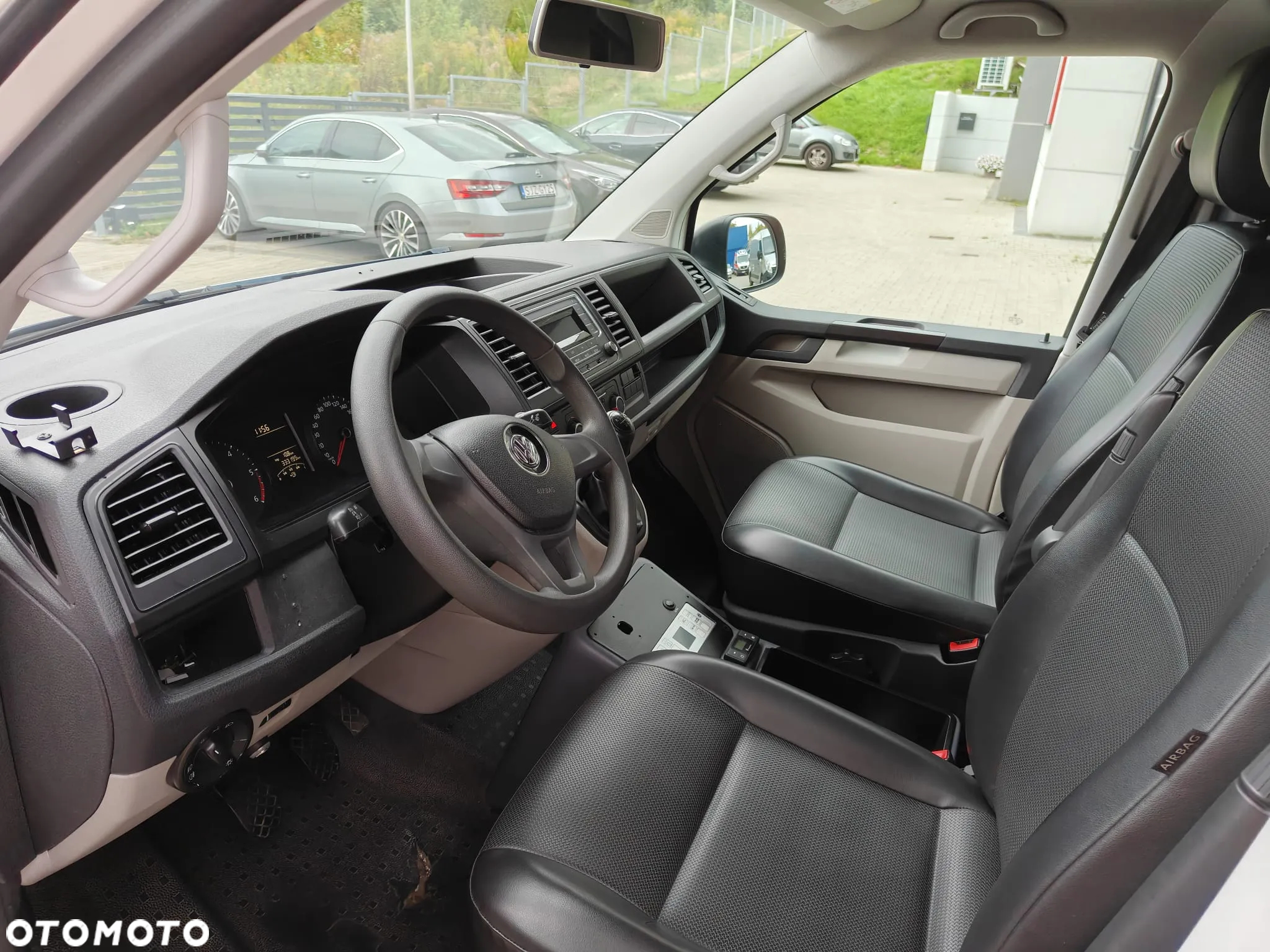 Volkswagen Transporter - 11