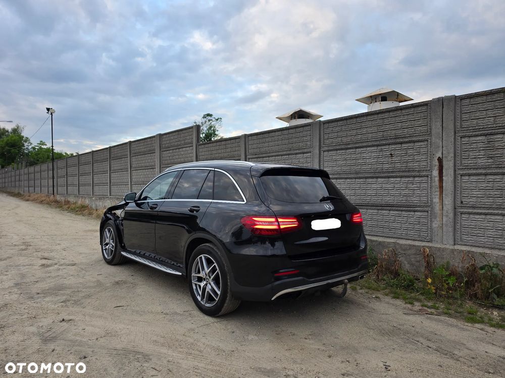 Mercedes-Benz GLC 250 d 4Matic 9G-TRONIC AMG Line - 26