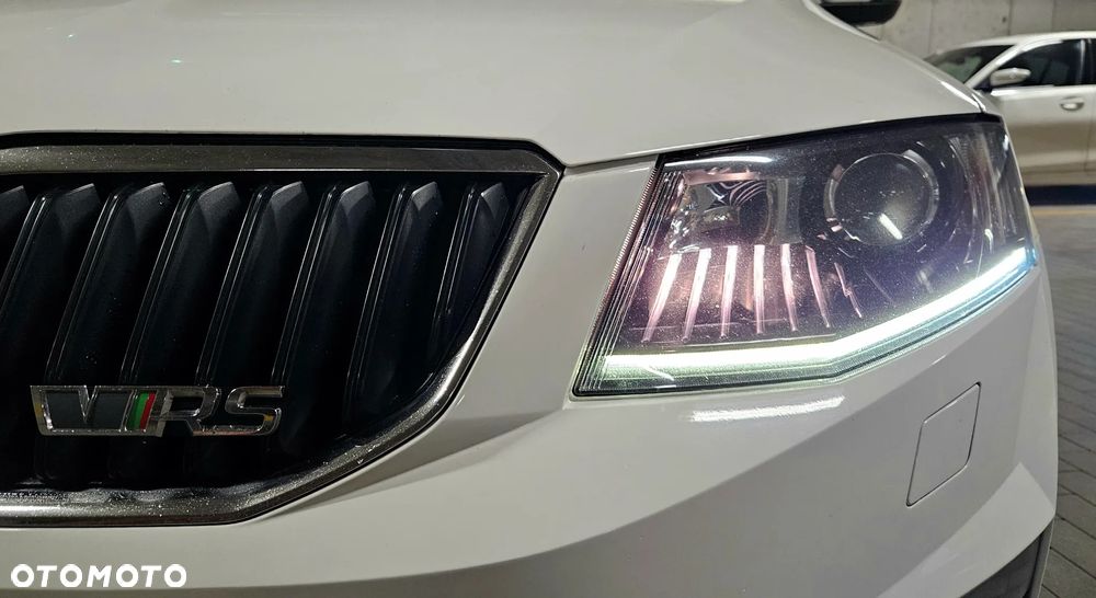 Skoda Octavia 2.0 TDI DSG RS - 11