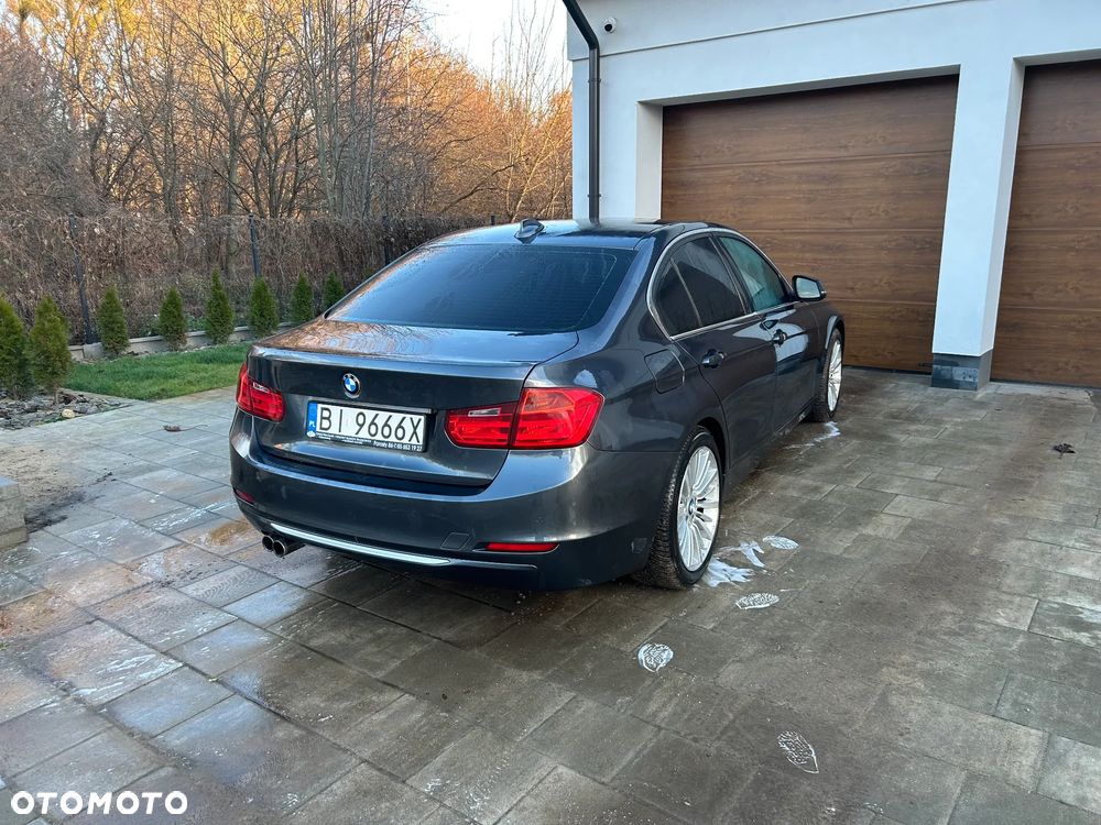 BMW Seria 3 328i xDrive Luxury Line - 3