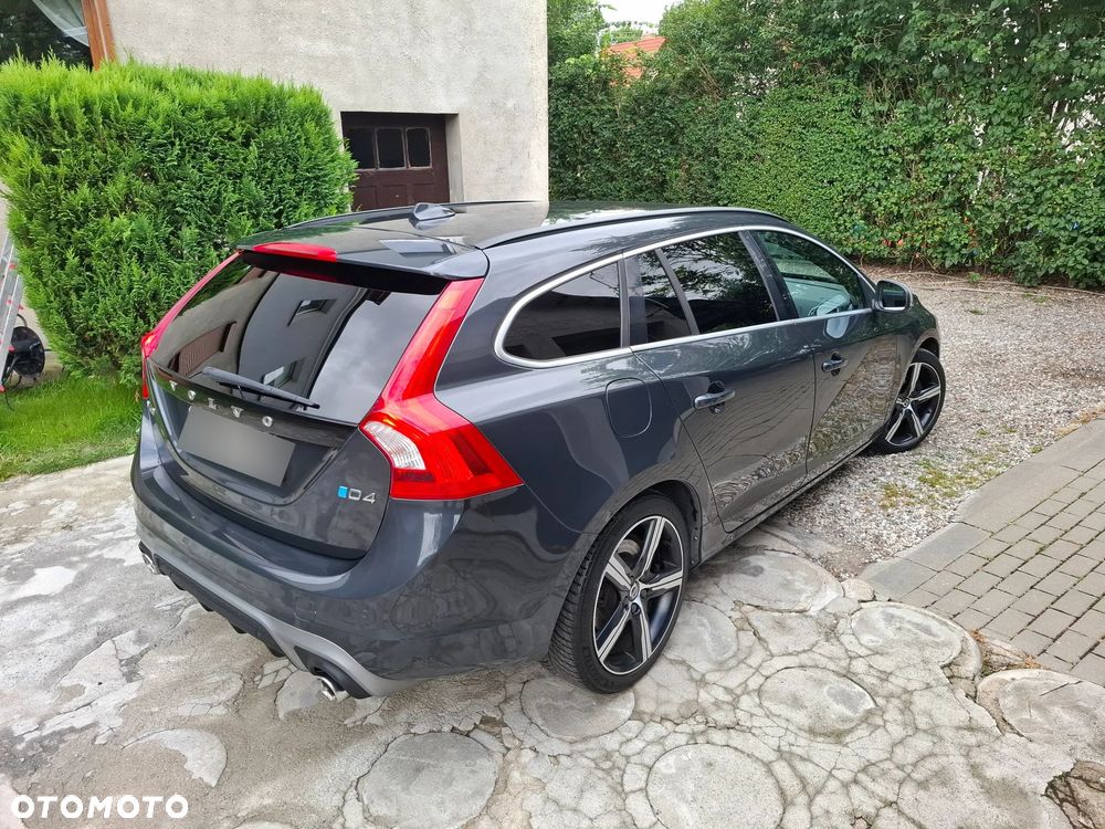Volvo V60 D4 Geartronic RDesign - 24