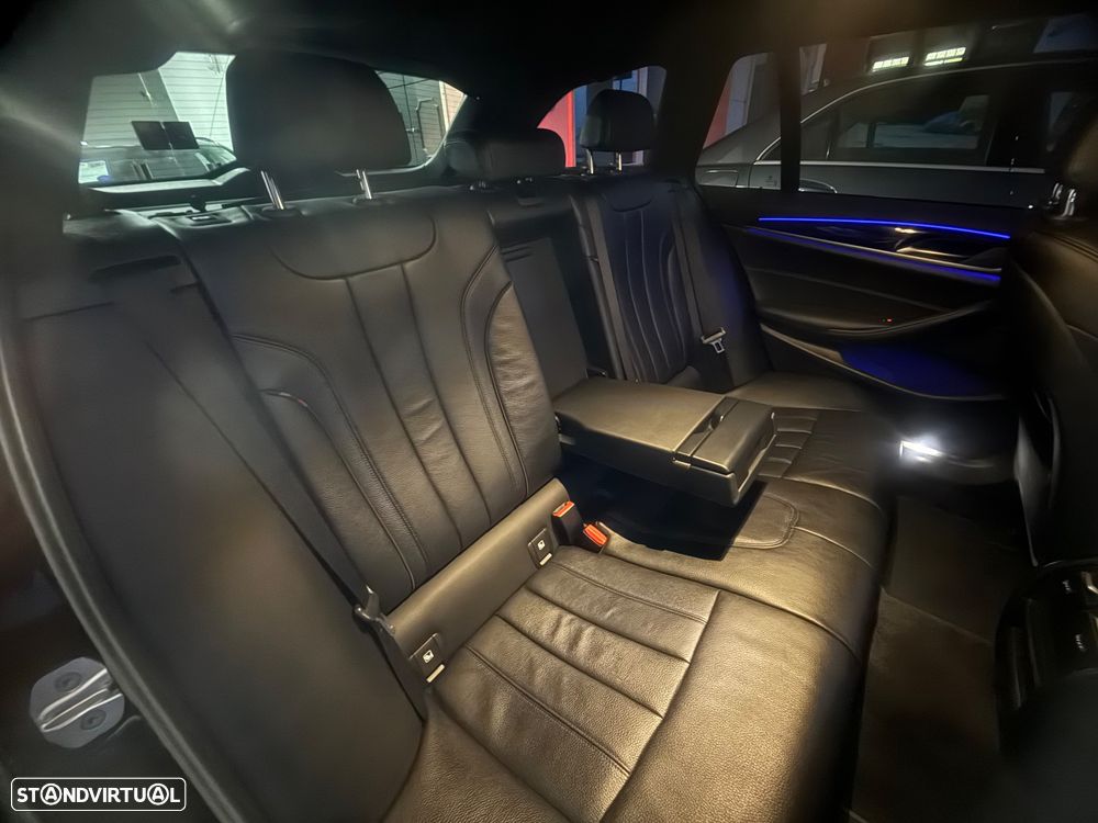 BMW 520 d Pack Desportivo M Auto - 43