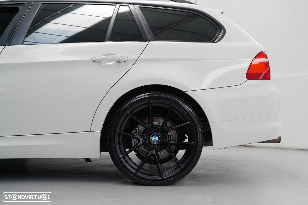 BMW 318 d Navigation Sport - 19