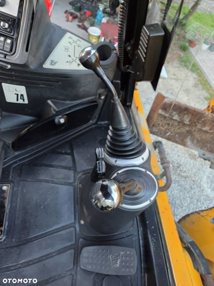 JCB 3CX - 19