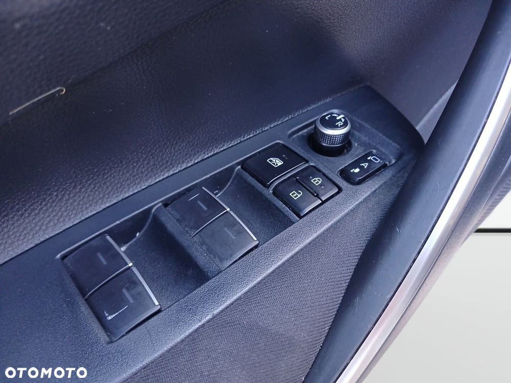 Toyota Corolla - 10