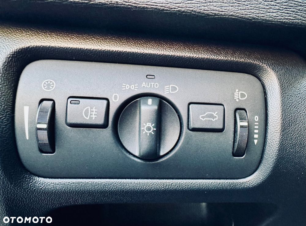 Volvo V40 D2 Geartronic Momentum - 29