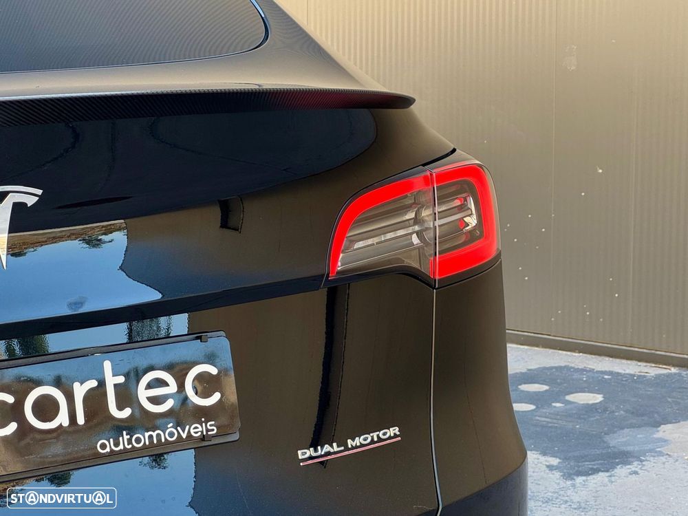 Tesla Model Y Performance Dual Motor AWD - 8