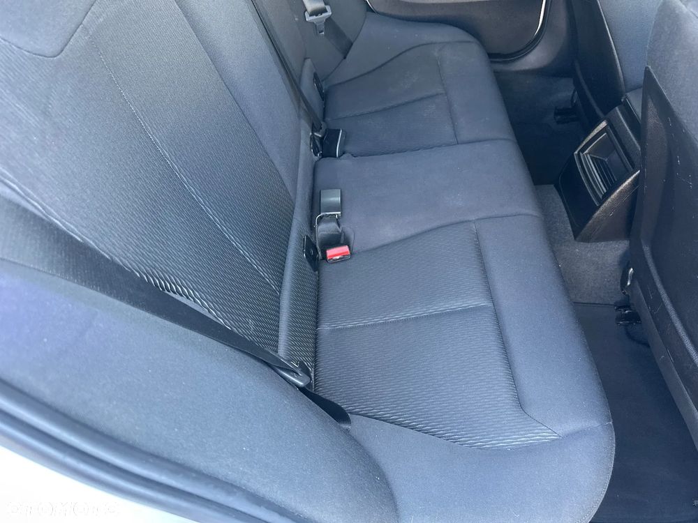 BMW Seria 1 116i - 28