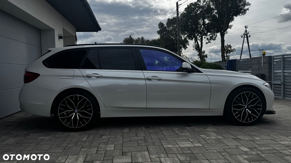 BMW Seria 3 330i xDrive Sport Line Shadow - 13