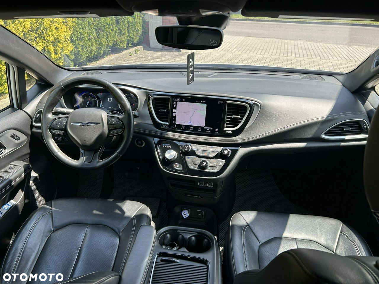 Chrysler Pacifica - 15