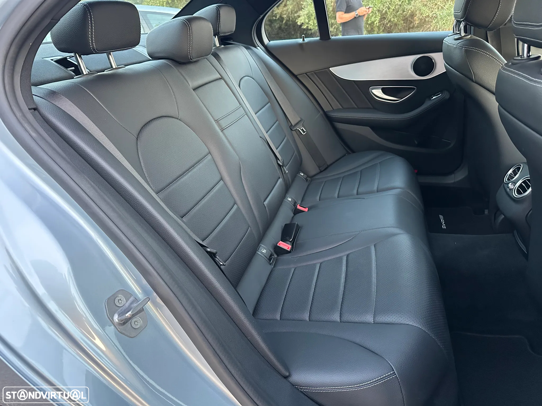 Mercedes-Benz C 300 h AMG Line - 12