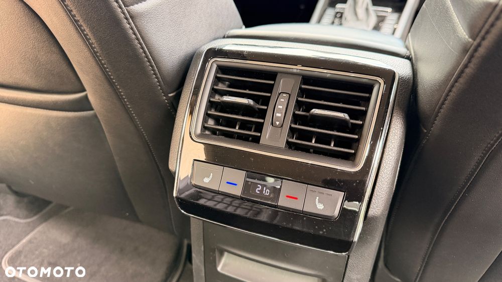 Skoda Superb 2.0 TDI L&K DSG - 11