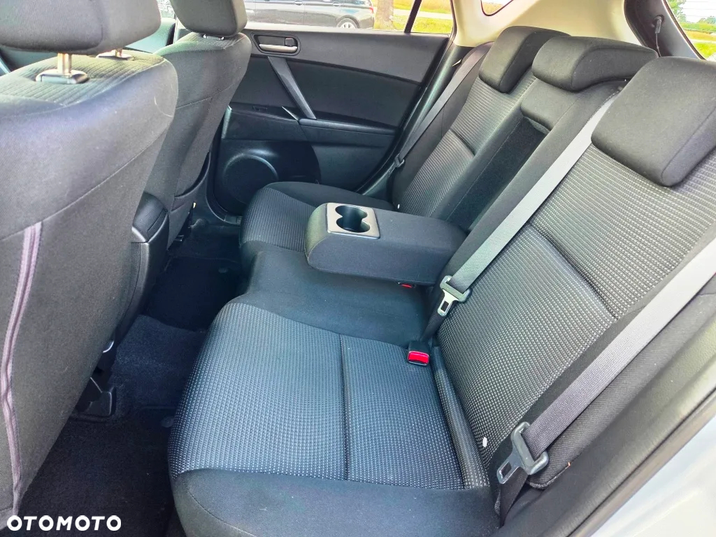 Mazda 3 1.6 CD Exclusive + - 26