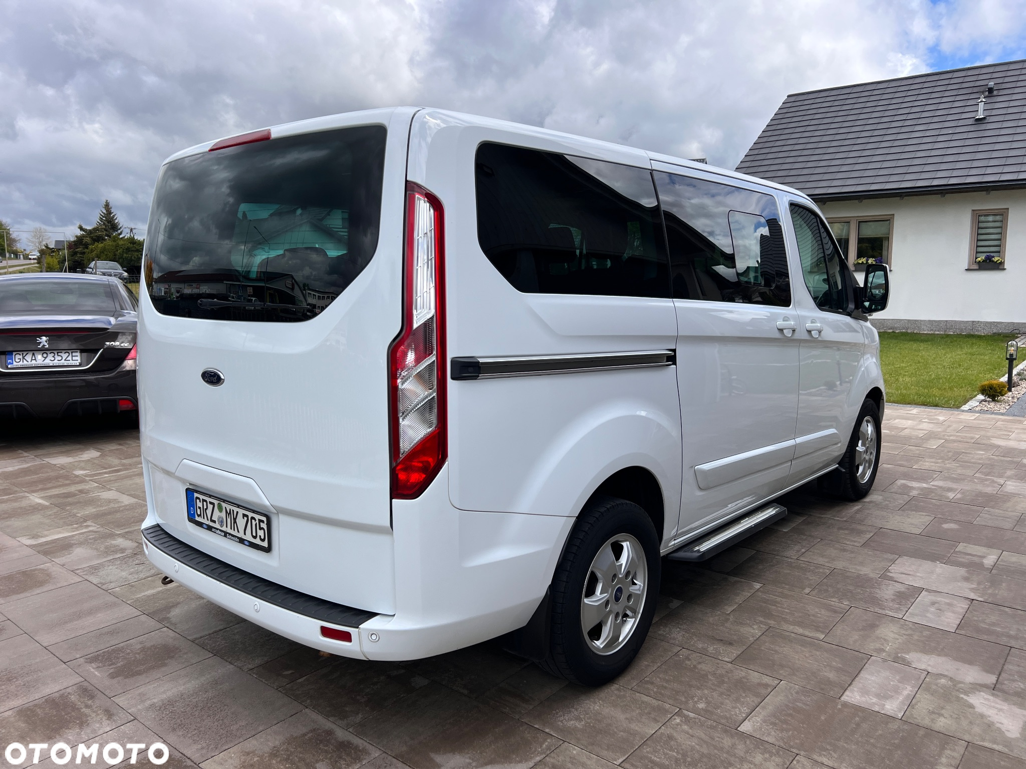 Ford Tourneo Custom 2.0 EcoBlue L1 Titanium - 5