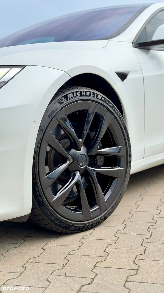 Tesla Model S - 23