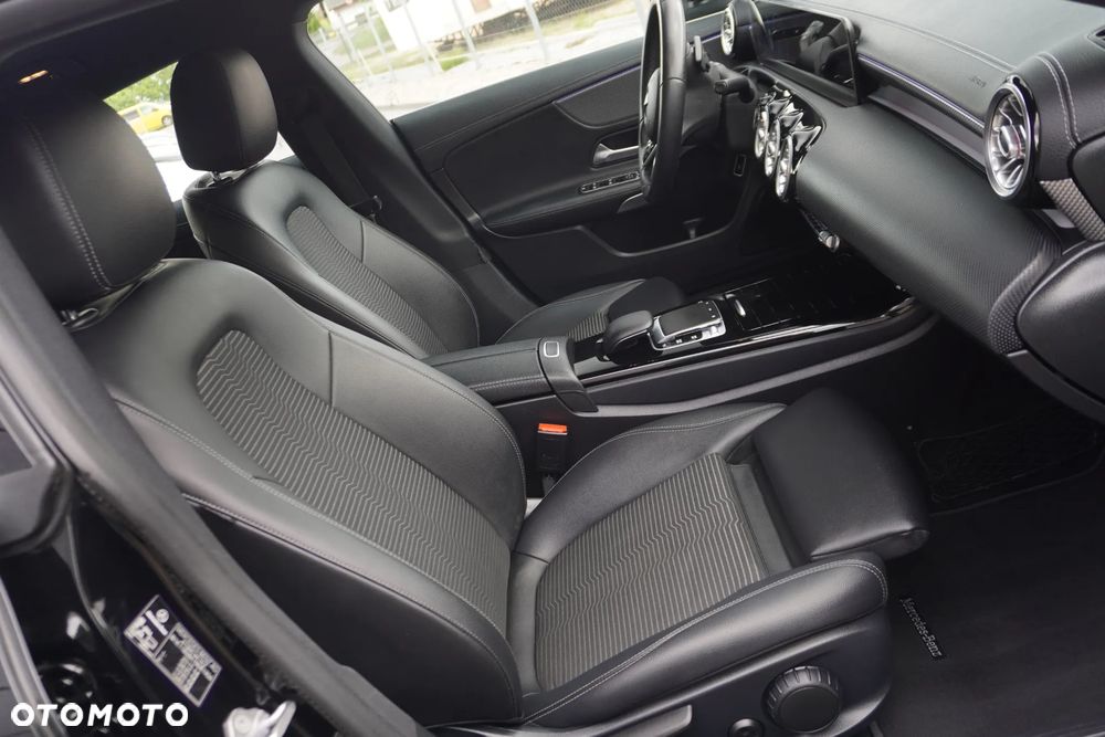 Mercedes-Benz CLA 180 7G-DCT Edition Progressive Line - 8