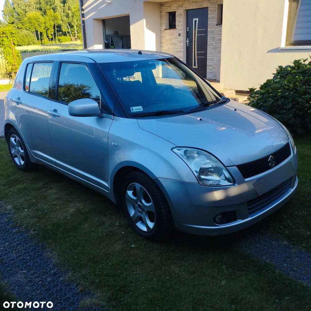 Suzuki Swift - 1