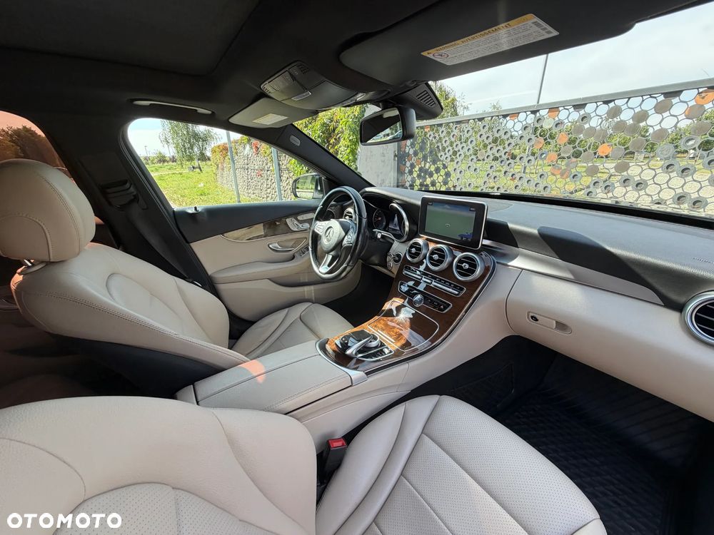 Mercedes-Benz Klasa C 300 9G-TRONIC - 31
