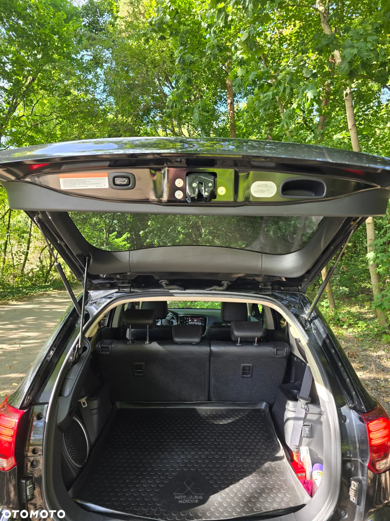 Mitsubishi Outlander 2.0 Instyle + 4WD CVT - 9