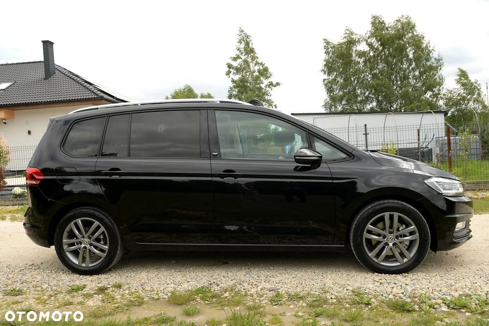Volkswagen Touran 2.0 TDI SCR Highline - 11