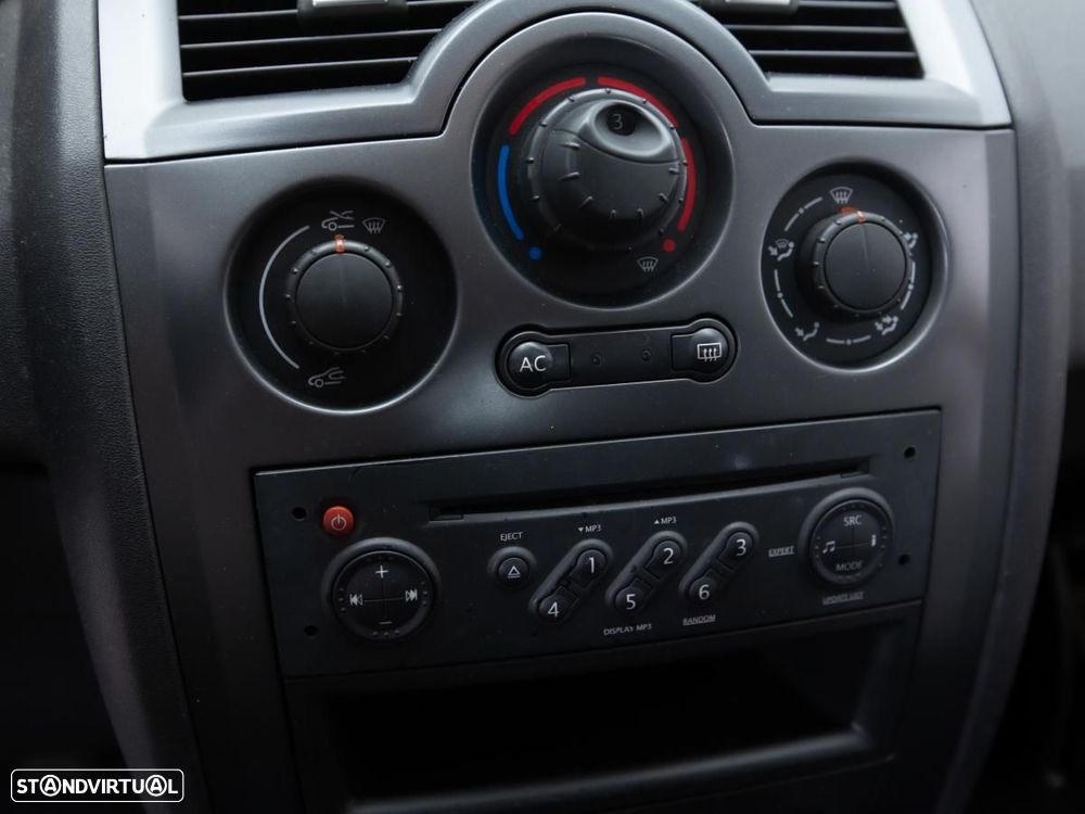 Renault Mégane — fotografia 14
