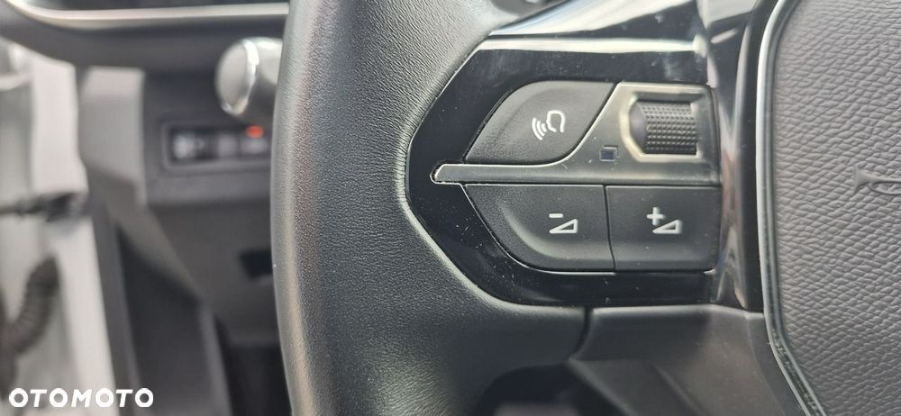 Peugeot 3008 1.2 PureTech Allure Pack S&S EAT8 - 16