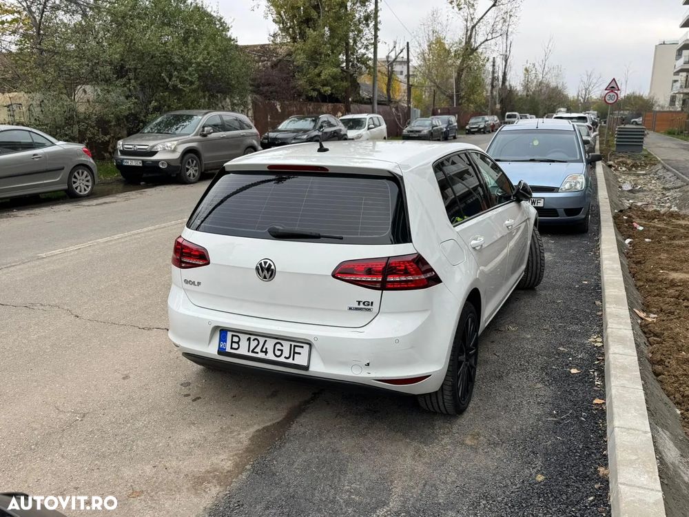 Volkswagen Golf - 5