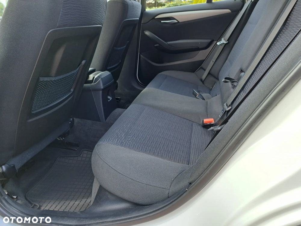 BMW X1 sDrive18i xLine - 13