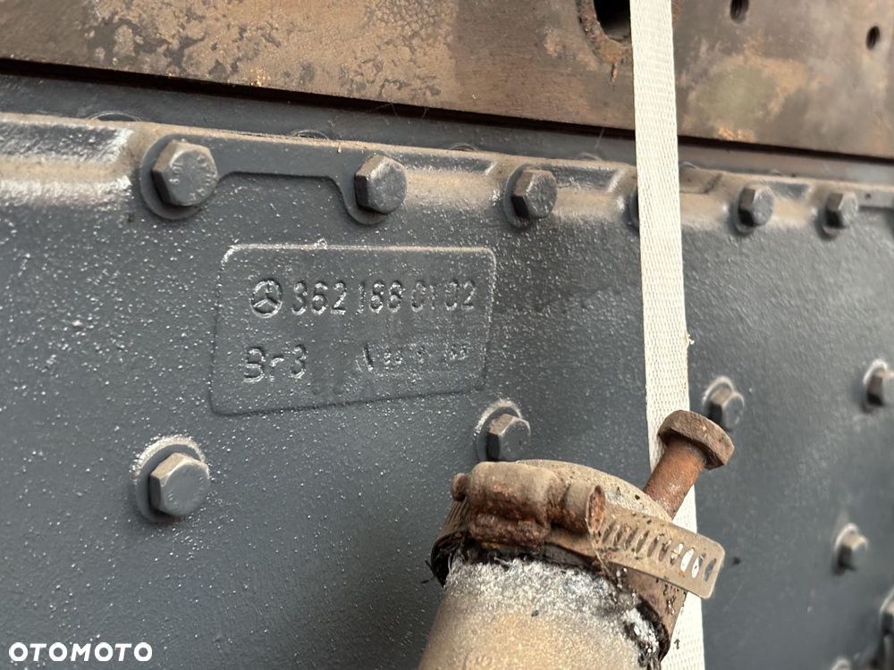 Mercedes OM 352 OM 352 5,7 L Silnik Blok Pokrywa CZĘŚCI 3520150201 3621880102 - 9