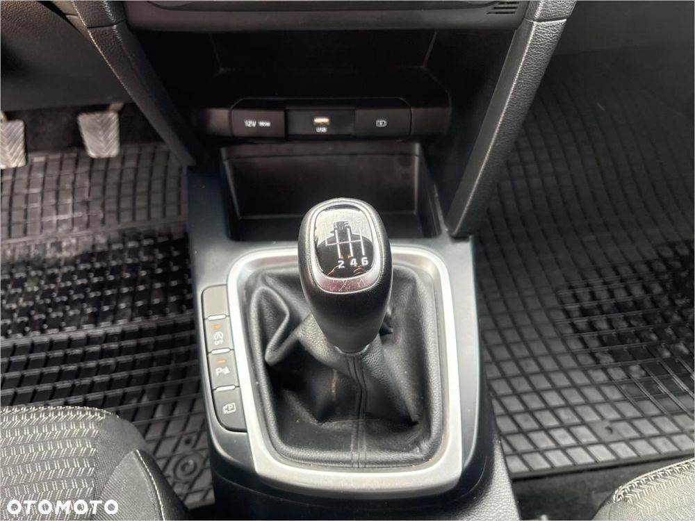 Kia Ceed 1.5 T-GDI M - 14