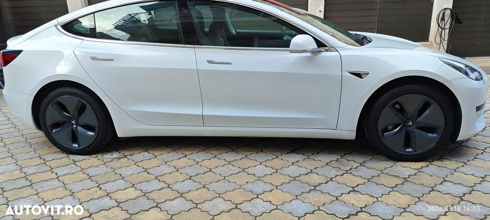Tesla Model 3 Standard Reichweite Plus Hinterradantrieb - 2