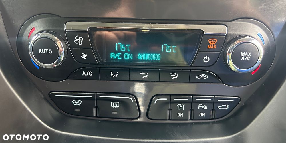 Ford Kuga 2.0 TDCi 2x4 Titanium - 20