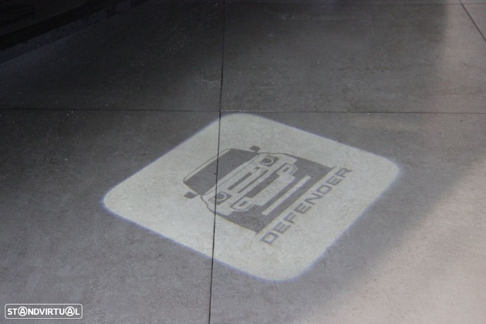 Land Rover Defender 3.0 I6 110 AWD X-Dynamic HSE - 9