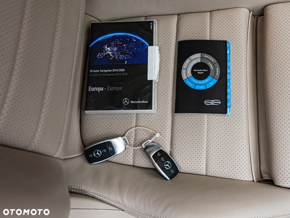 Mercedes-Benz Klasa C 300 9G-TRONIC - 33