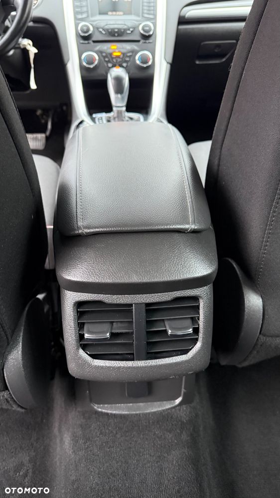 Ford Mondeo - 28