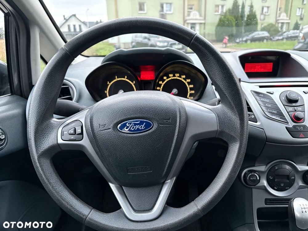 Ford Fiesta 1.25 Ghia - 9