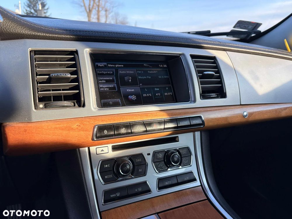 Jaguar XF 2.2 D Premium Luxury - 7