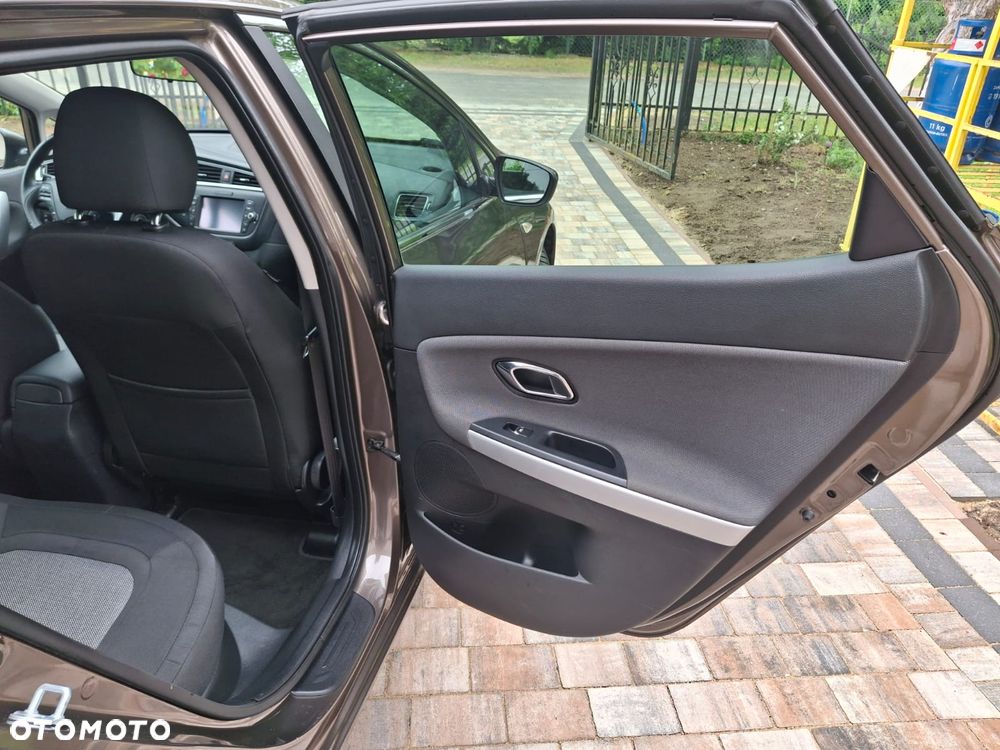 Kia Ceed 1.4 CVVT ISG Dream Team Edition - 23
