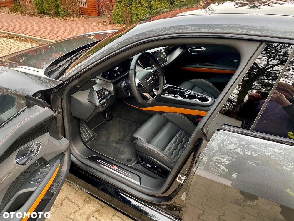 Audi RS e-tron GT quattro - 16