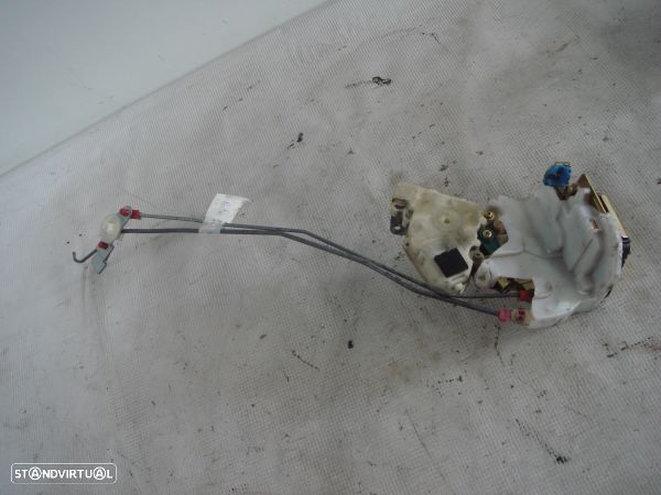 Fecho Da Porta Trás Dto Subaru Impreza Três Volumes (Gd)