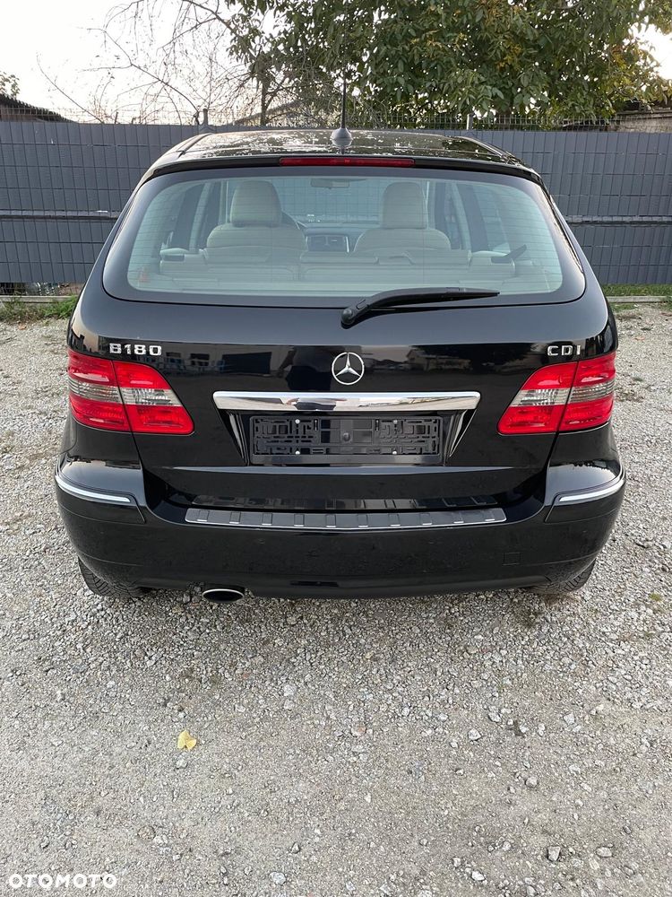 Mercedes-Benz Klasa B 180 CDI DPF Special Edition - 16
