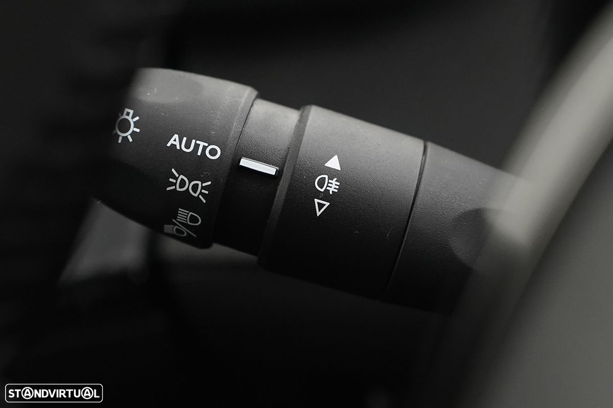 Peugeot 2008 1.2 PureTech Allure - 15