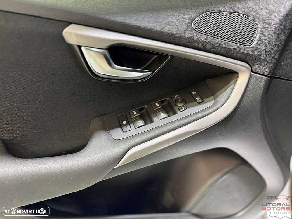 Volvo V40 1.6 D2 Momentum Powershift Eco - 17