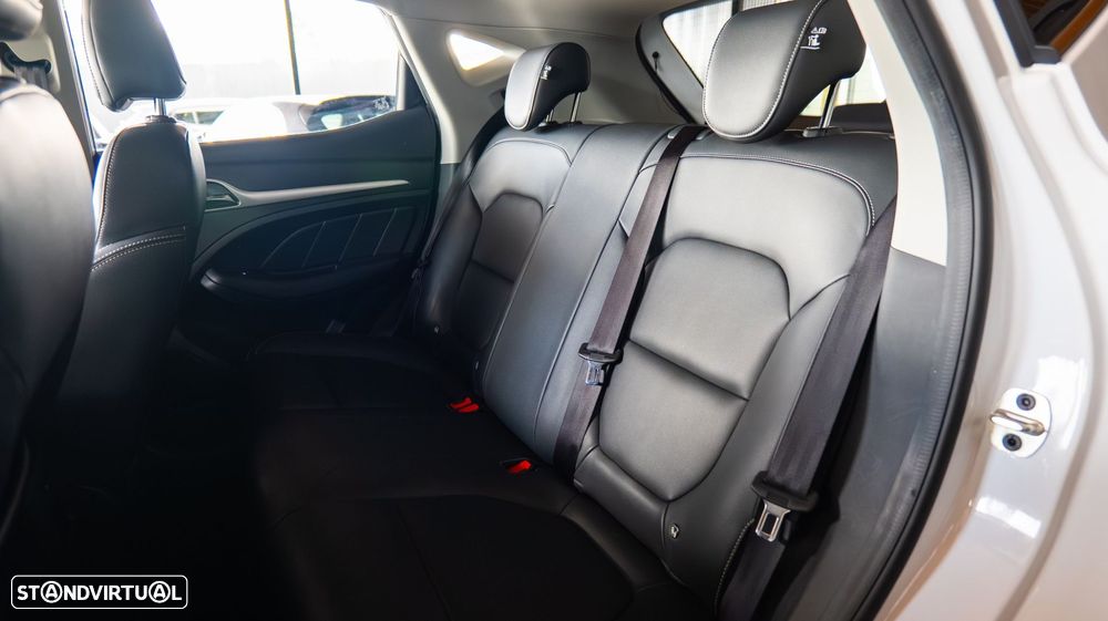 MG ZS EV Luxury - 24