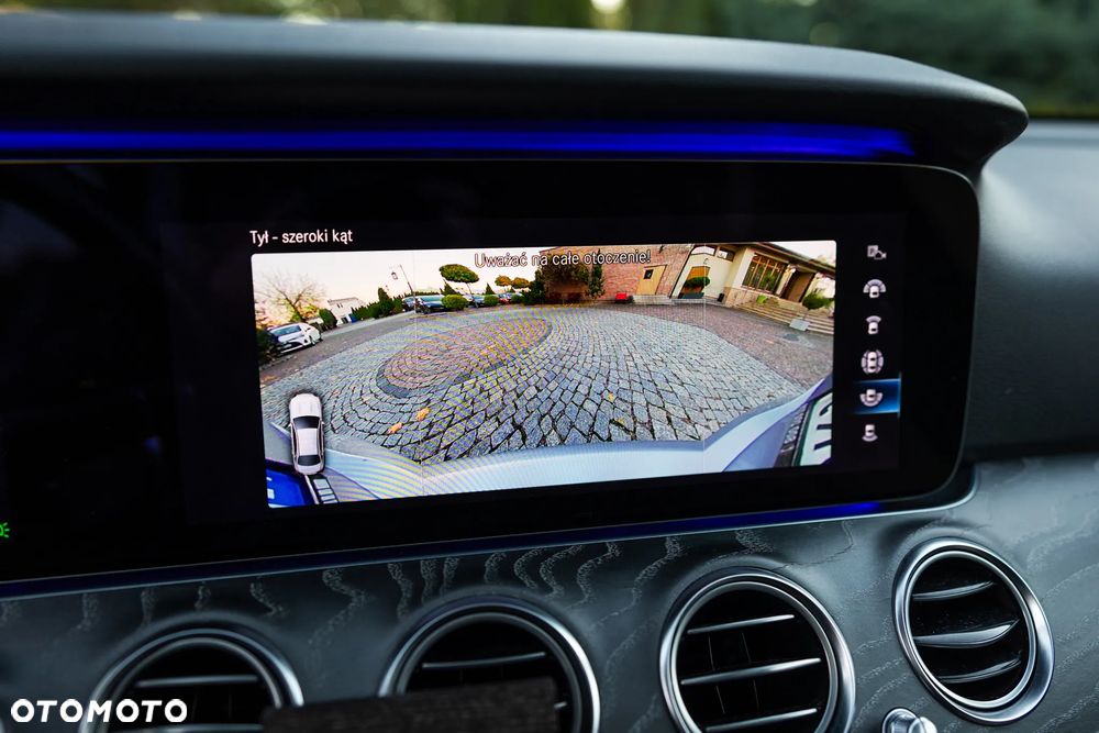 Mercedes-Benz Klasa E 350 9G-TRONIC AMG Line - 36