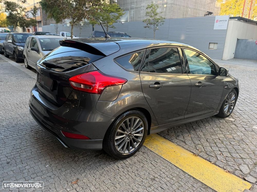 Ford Focus 1.5 TDCi EcoBlue ST-Line Aut. - 6